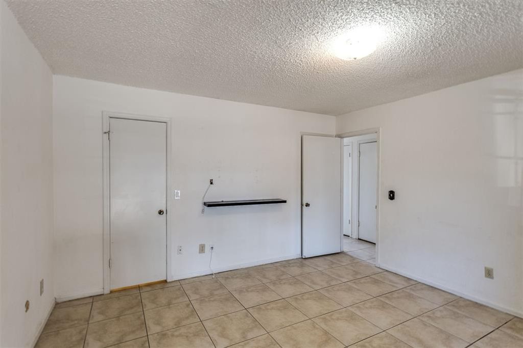 Image 14 of property listing at 8741 Saint George Way, Midwest City, OK 73110