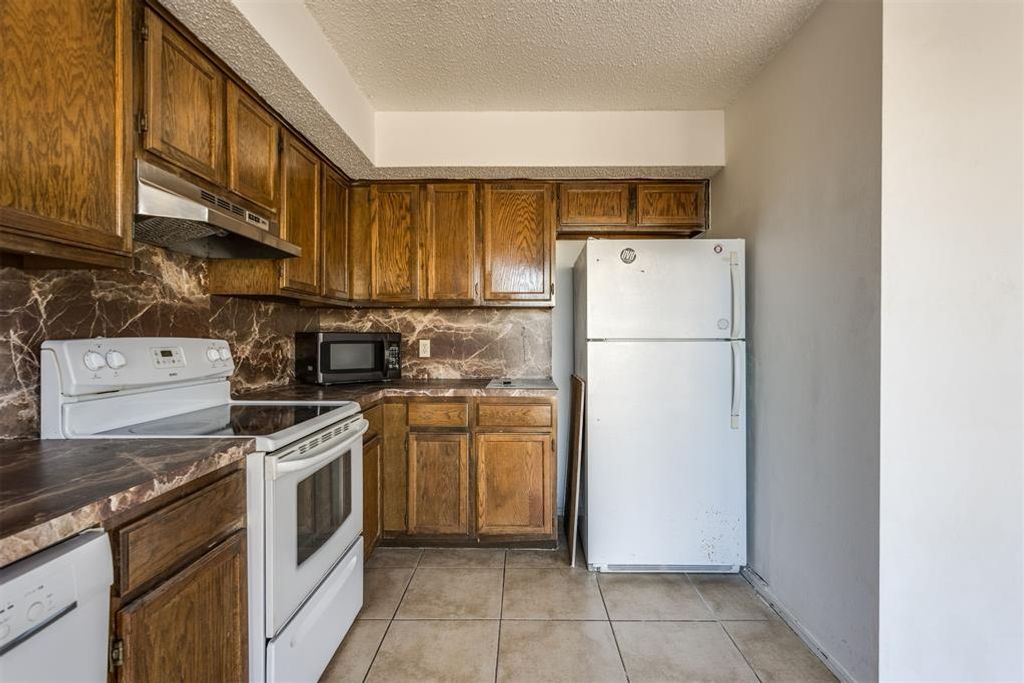 Image 21 of property listing at 8741 Saint George Way, Midwest City, OK 73110