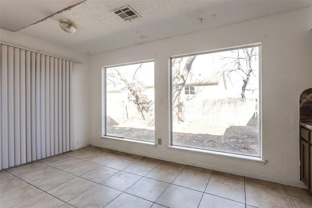 Image 23 of property listing at 8741 Saint George Way, Midwest City, OK 73110