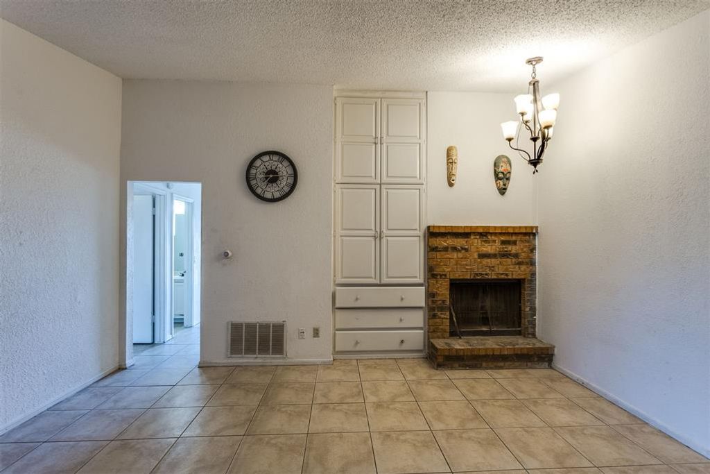 Image 6 of property listing at 8741 Saint George Way, Midwest City, OK 73110