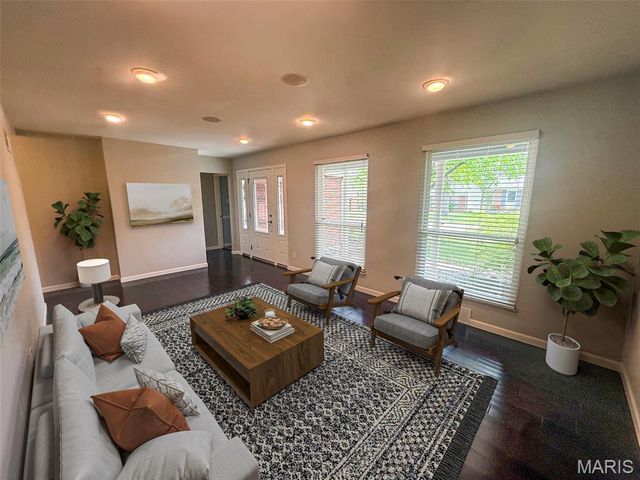 1449 Friar Tuck Lane, St Louis, MO 63125