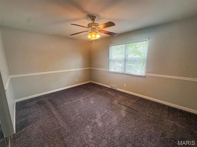1449 Friar Tuck Lane, St Louis, MO 63125