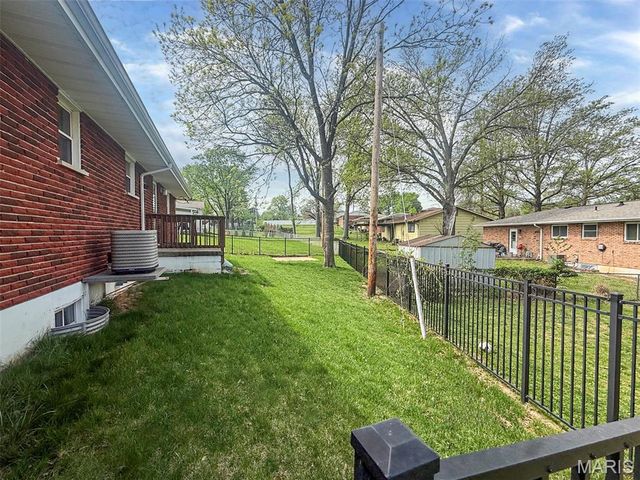 1449 Friar Tuck Lane, St Louis, MO 63125