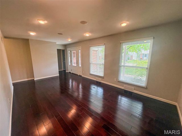 1449 Friar Tuck Lane, St Louis, MO 63125