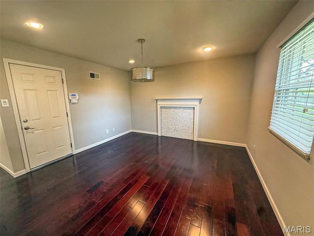 1449 Friar Tuck Lane, St Louis, MO 63125