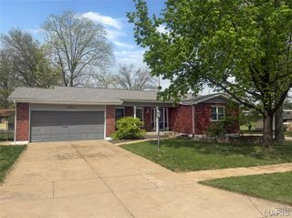 1449 Friar Tuck Lane, St Louis, MO 63125