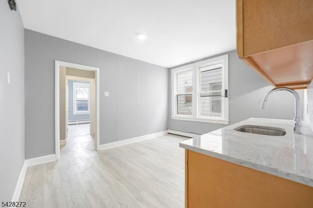 34 Cortland St, Newark City, NJ 07105