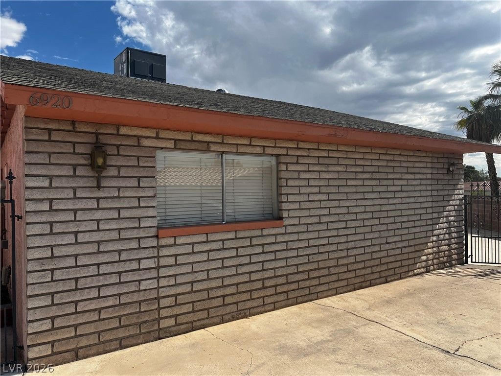 6920 Edna Avenue, Las Vegas, NV 89117 — photo 4