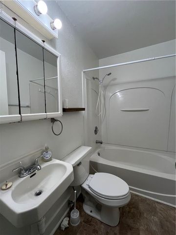 32 Cornwall TER, Hampton, VA 23666