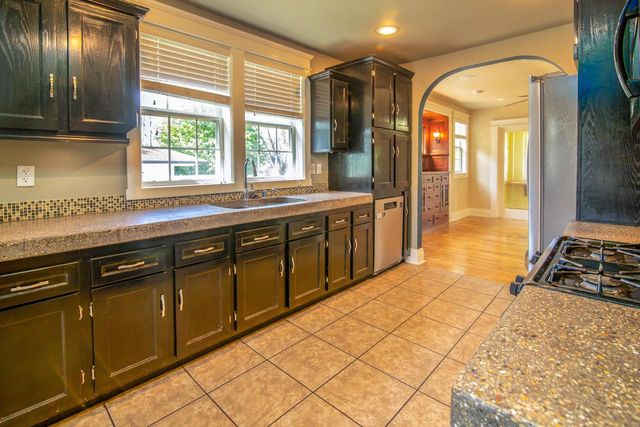 N4812 N Helenville ROAD, Helenville, WI 53137