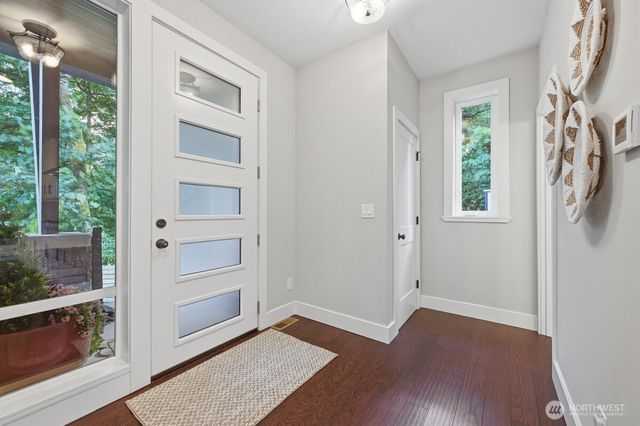 19535 53rd Avenue NE, Lake Forest Park, WA 98155