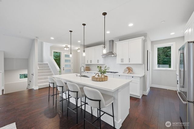 19535 53rd Avenue NE, Lake Forest Park, WA 98155