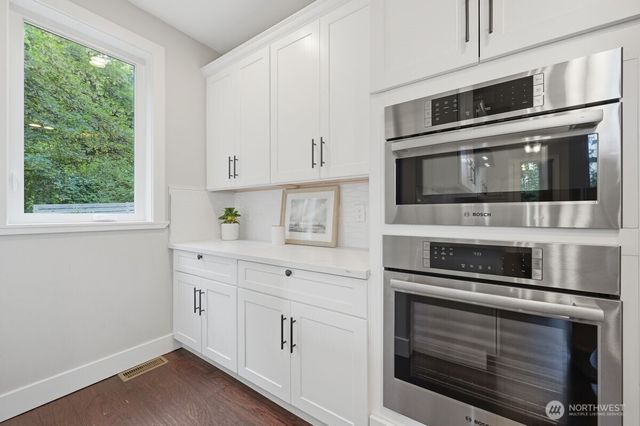 19535 53rd Avenue NE, Lake Forest Park, WA 98155