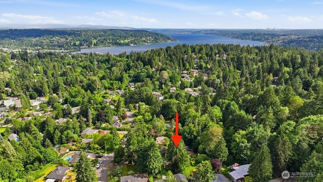 19535 53rd Avenue NE, Lake Forest Park, WA 98155