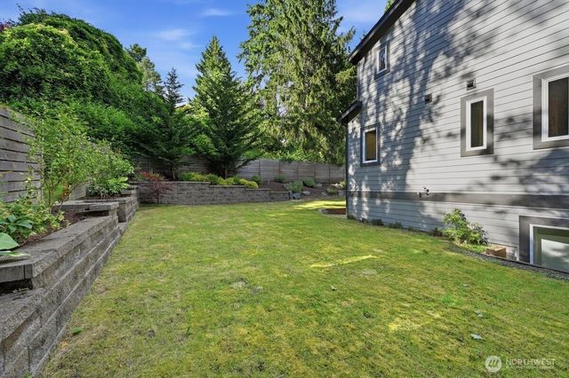 19535 53rd Avenue NE, Lake Forest Park, WA 98155