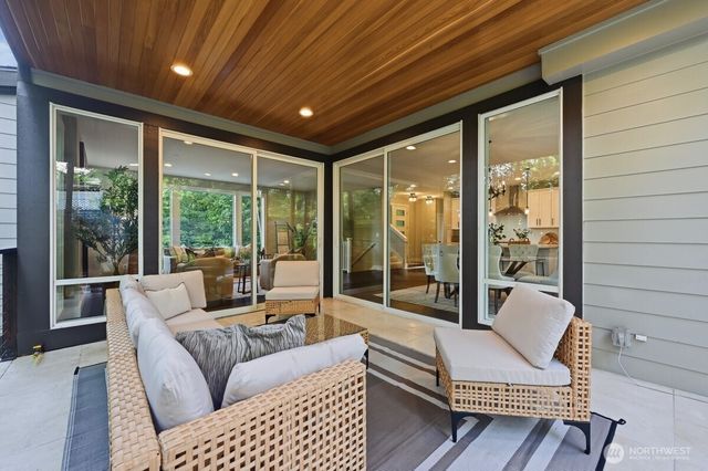19535 53rd Avenue NE, Lake Forest Park, WA 98155
