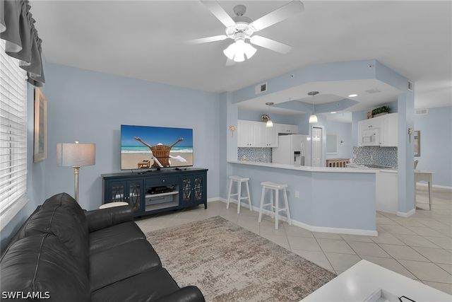 8375 Whisper Trace LN 103, Naples, FL 34114