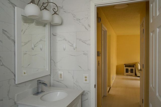 1253 Clark Street, Saint Paul, MN 55130