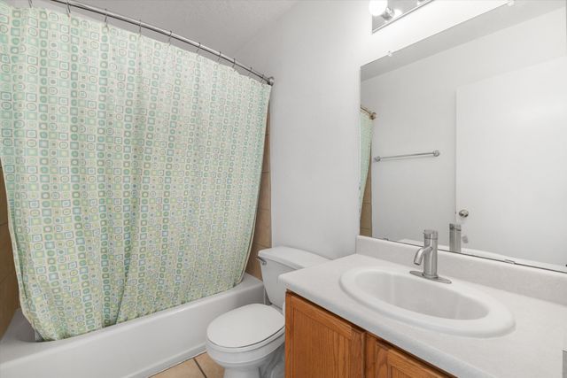 10104 Round Up Place SW, Albuquerque, NM 87121