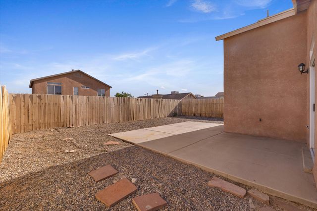 10104 Round Up Place SW, Albuquerque, NM 87121