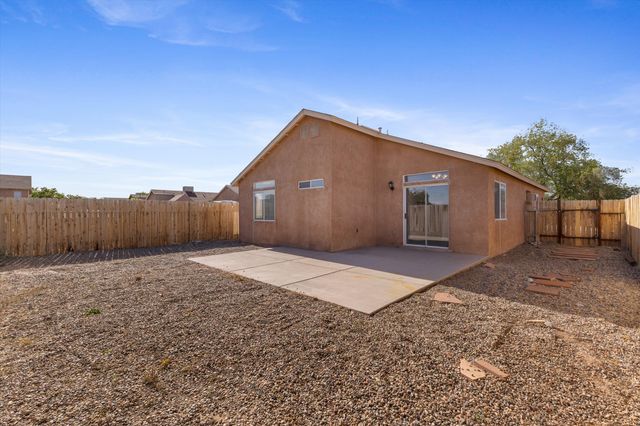 10104 Round Up Place SW, Albuquerque, NM 87121