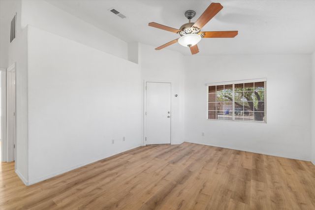 10104 Round Up Place SW, Albuquerque, NM 87121
