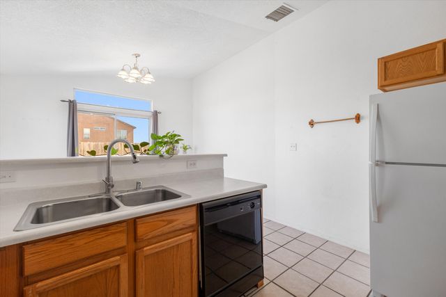10104 Round Up Place SW, Albuquerque, NM 87121