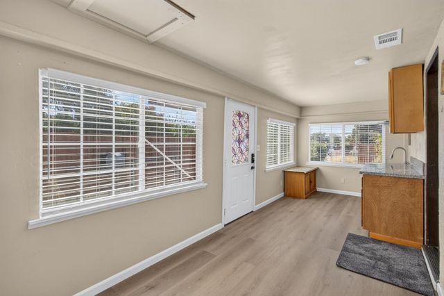 3649 Ripley St, Sacramento, CA 95838