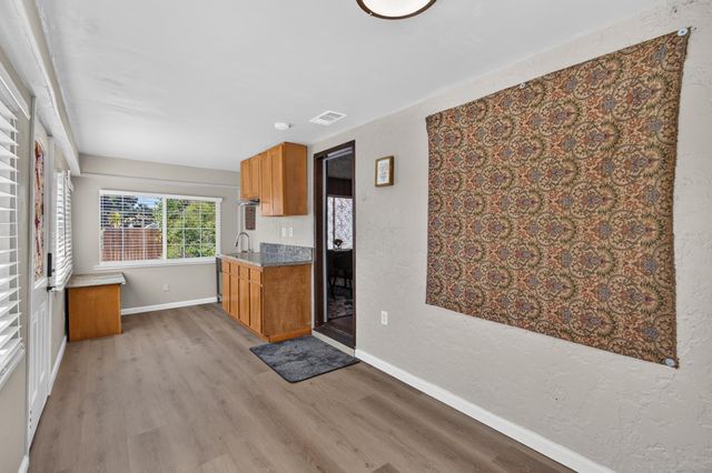 3649 Ripley St, Sacramento, CA 95838