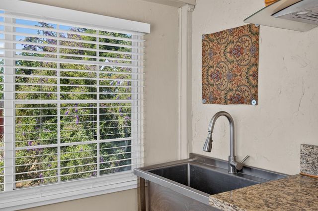 3649 Ripley St, Sacramento, CA 95838