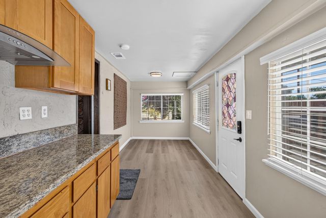 3649 Ripley St, Sacramento, CA 95838