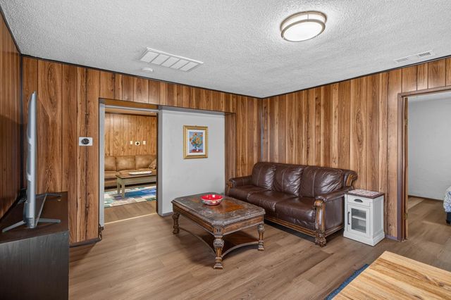 3649 Ripley St, Sacramento, CA 95838