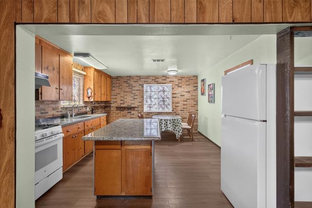 3649 Ripley St, Sacramento, CA 95838