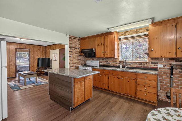 3649 Ripley St, Sacramento, CA 95838