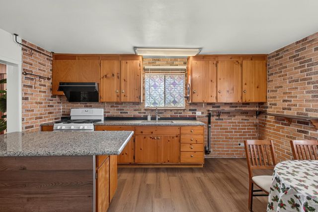 3649 Ripley St, Sacramento, CA 95838