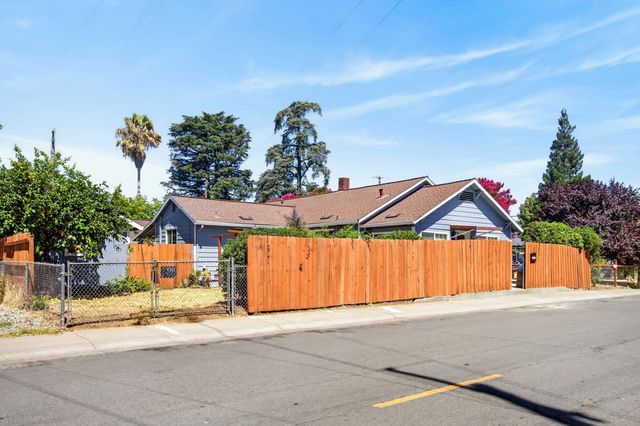 3649 Ripley St, Sacramento, CA 95838