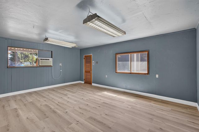 3649 Ripley St, Sacramento, CA 95838