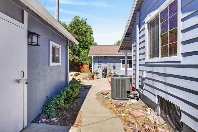 3649 Ripley St, Sacramento, CA 95838