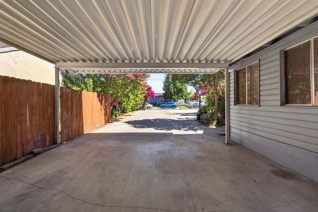 3649 Ripley St, Sacramento, CA 95838