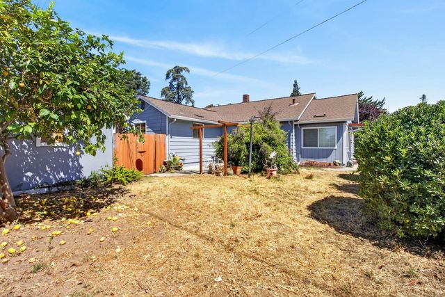 3649 Ripley St, Sacramento, CA 95838