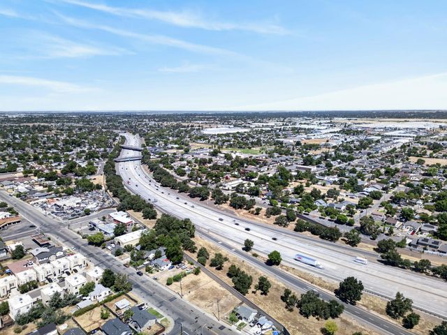 3649 Ripley St, Sacramento, CA 95838