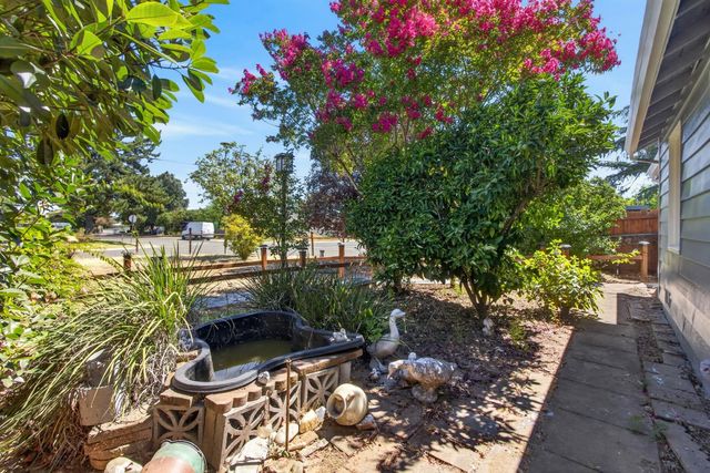 3649 Ripley St, Sacramento, CA 95838