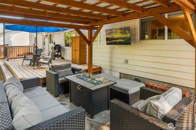 12218 66th Avenue Ct E, Puyallup, WA 98373