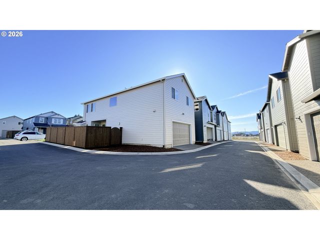 31773 Nw BLAKE Ter, North Plains, OR 97133