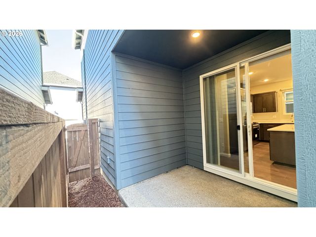 31773 Nw BLAKE Ter, North Plains, OR 97133