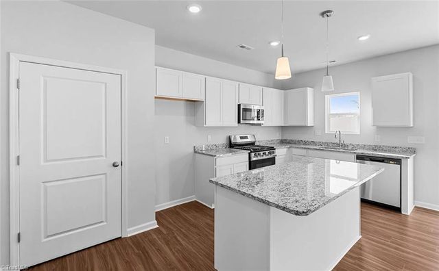 5356 Spicewood Lake Lane, Winston-salem, NC 27106