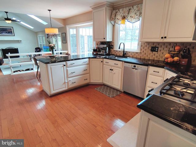 12761 FLAT MEADOW LN, Herndon, VA 20171