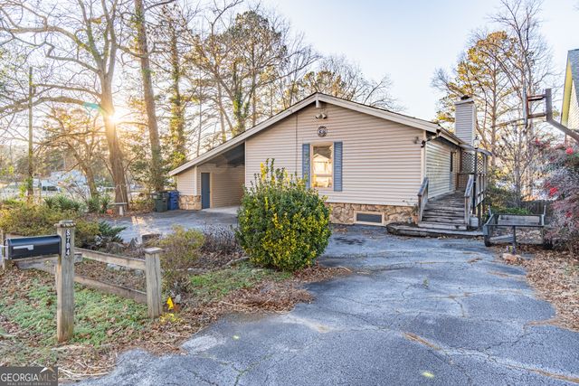 8704 Lake Drive, Snellville, GA 30039