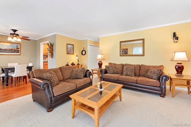 107 Richmond Boulevard 4B, Ronkonkoma, NY 11779