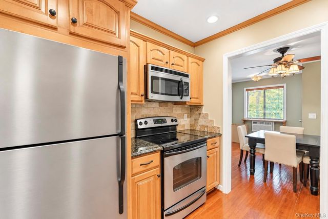 107 Richmond Boulevard 4B, Ronkonkoma, NY 11779